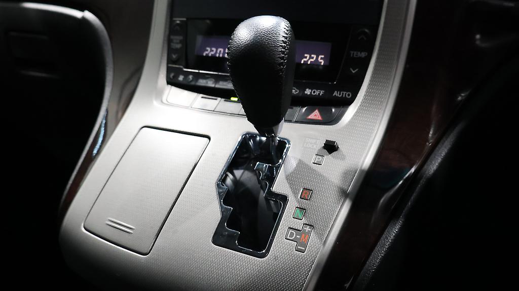 2012 Toyota Vellfire 2.4Z image 344635