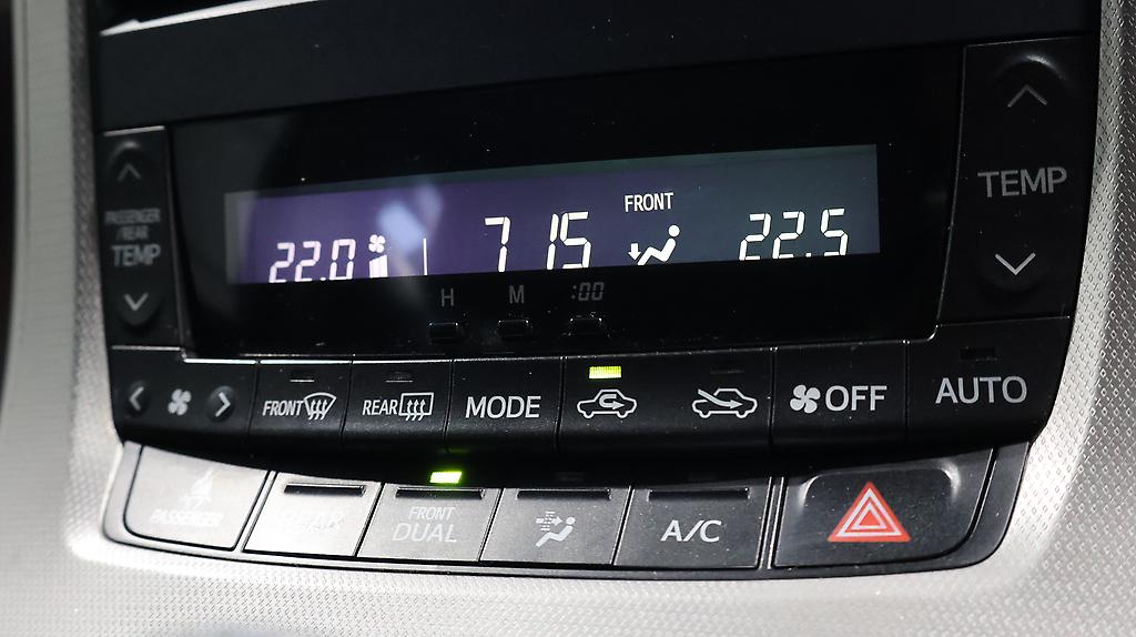 2012 Toyota Vellfire 2.4Z image 344634