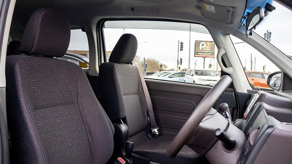 2013 Toyota Spade F Spec, Push start image 345022