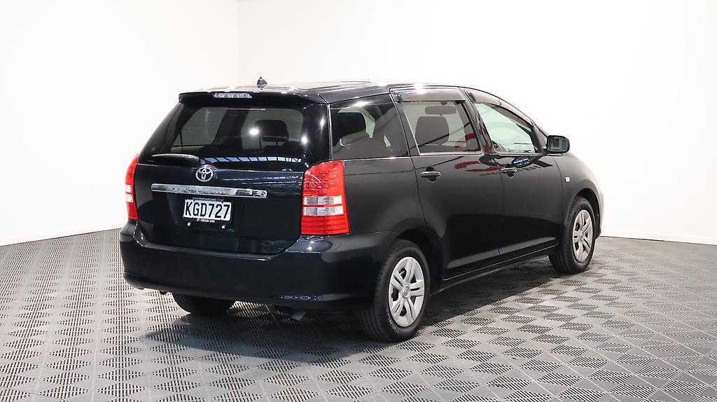 2005 Toyota Wish image 343750