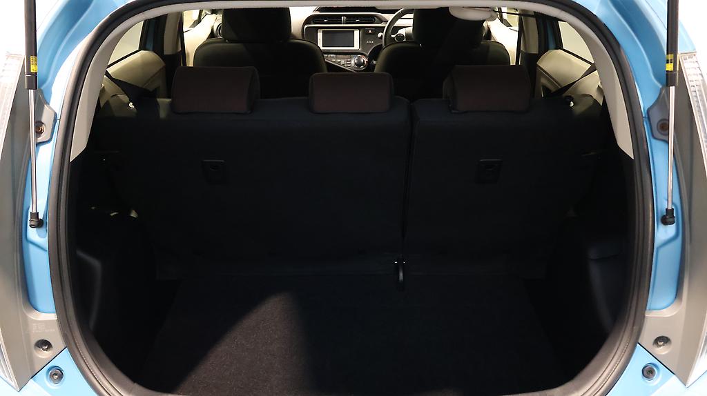 2013 Toyota Aqua G Model with Alloys and Very Low KMs image 340998