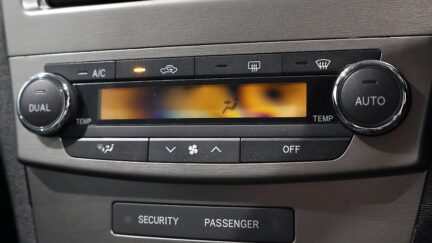 2012 Toyota Avensis Xi Reverse Camera + Push Button Start image 344269