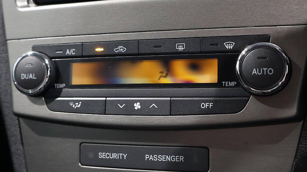2012 Toyota Avensis Xi Reverse Camera + Push Button Start image 344269