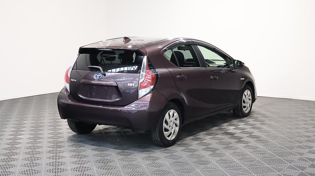 2015 Toyota Aqua G Model + Reverse Camera image 344710