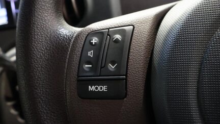 2013 Toyota Spade F Model image 343236