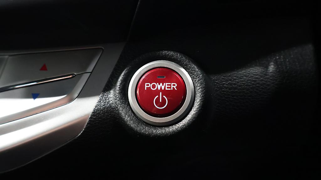 2013 Honda Accord Hybrid EX – Cruise Control and Reverse Camera image 345296