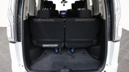 2014 Nissan Serena image 342608