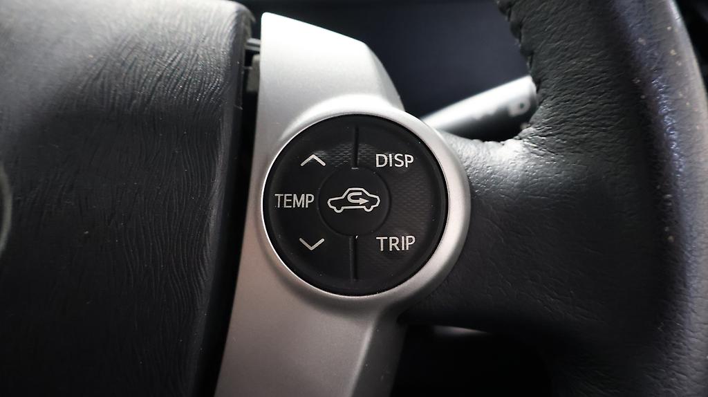 2013 Toyota Aqua G Model + Reverse Camera image 345074