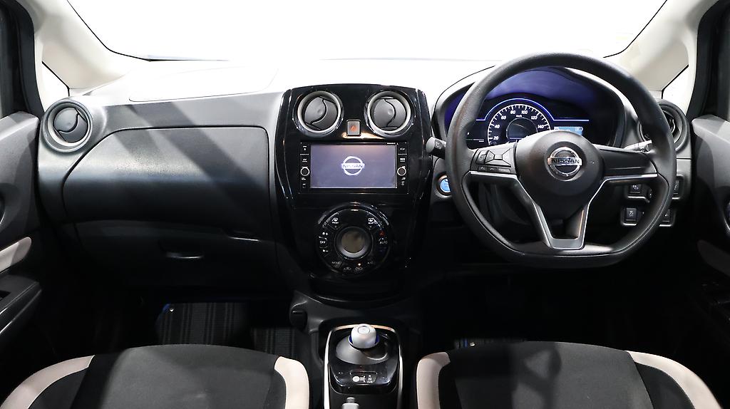 2017 Nissan Note E Power-X Great Look in Black!! image 344441