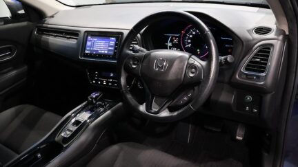 2015 Honda Vezel Hybrid Smart Key with Push Start and Reverse Camera image 344978