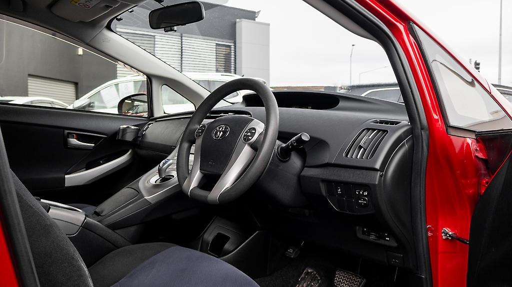 2014 Toyota Prius Model S Push start image 341657