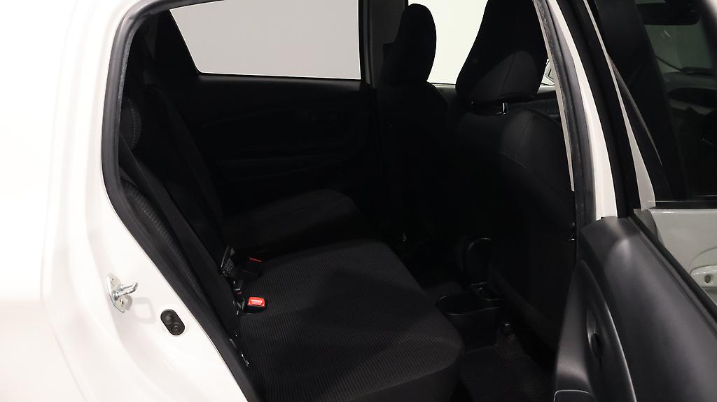 2017 Toyota Vitz Hybrid F Model image 344285