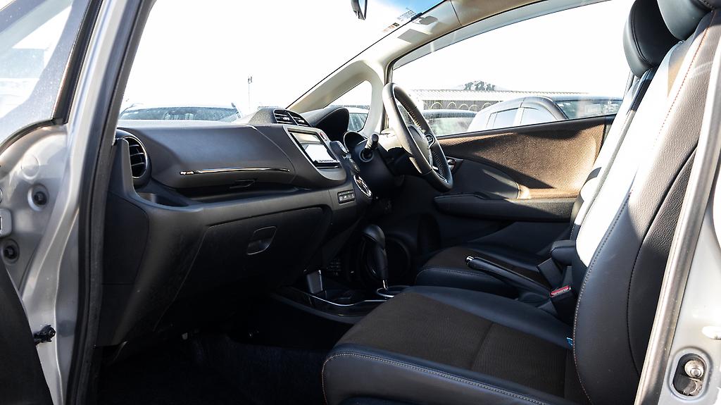 2012 Honda Fit Shuttle 15x  Half leather keyless image 342475