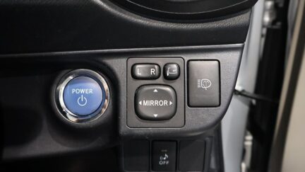 2013 Toyota Aqua G Model with Alloys image 341399