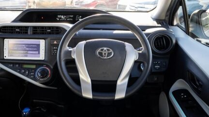 2012 Toyota Aqua F model hybrid Push start image 345719