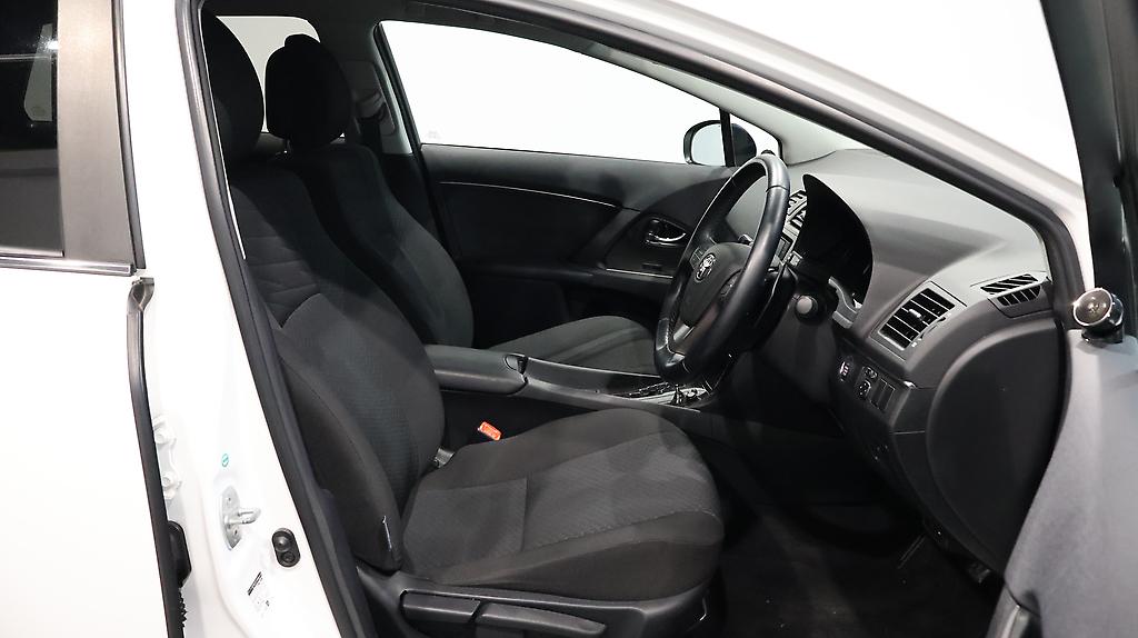 2012 Toyota Avensis Xi + Alloy Wheels image 340961