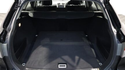 2012 Toyota Avensis Xi great look and Low KMs image 344191