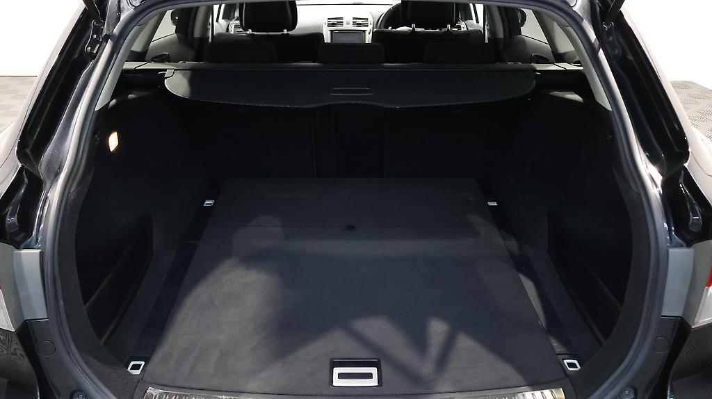 2012 Toyota Avensis Xi great look and Low KMs image 344191