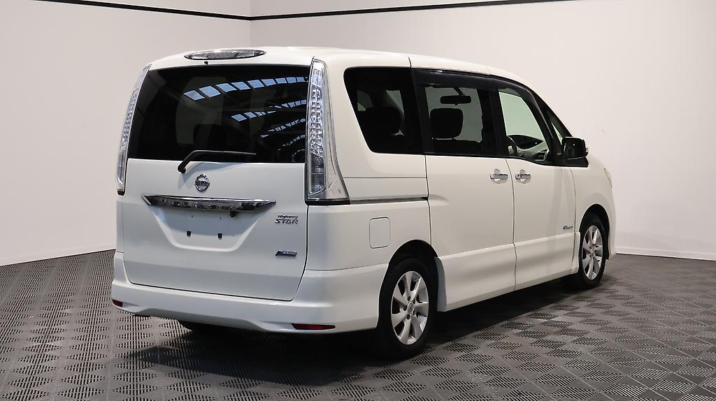 2013 Nissan Serena Highway Star S Hybrid image 341105