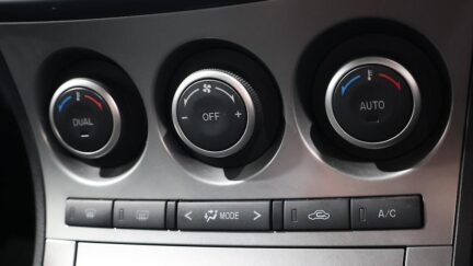 2012 Mazda Axela Sports 15S Super Low KMs image 340702