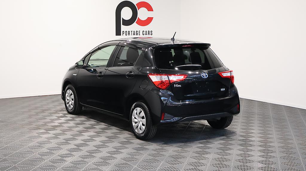 2017 Toyota Vitz Hybrid F Model image 344517
