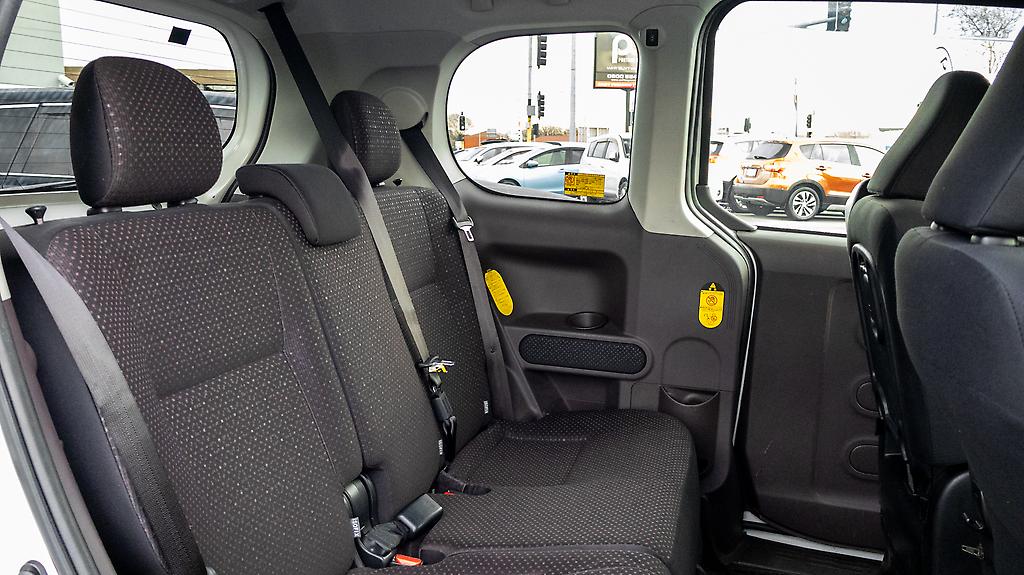 2013 Toyota Spade F Spec, Push start image 345020