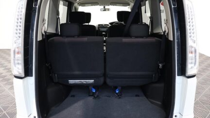 2013 Nissan Serena Highway Star S-Hybrid L Selection image 342126