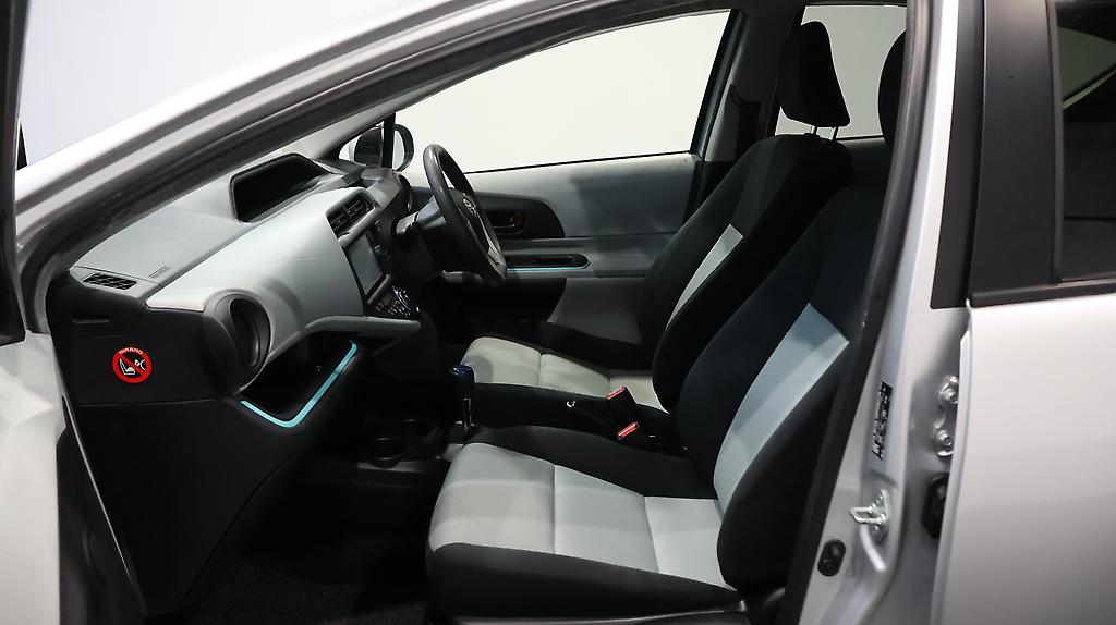 2013 Toyota Aqua Hybrid S image 344500