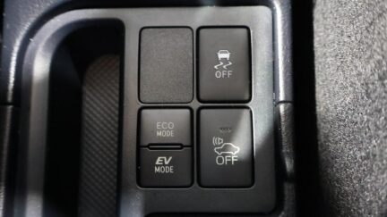 2017 Toyota Vitz Hybrid F Model image 344531