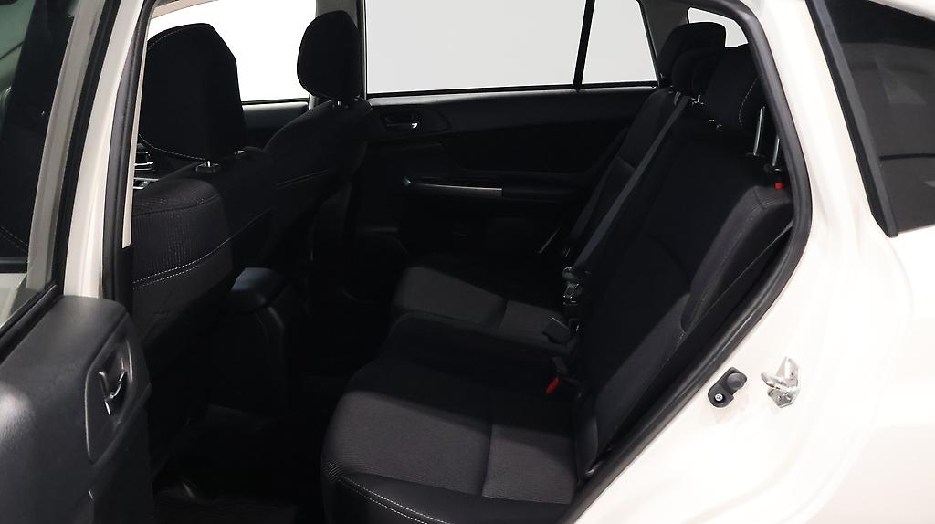 2015 Subaru Impreza Cruise Control + Half Leather Seats image 343472