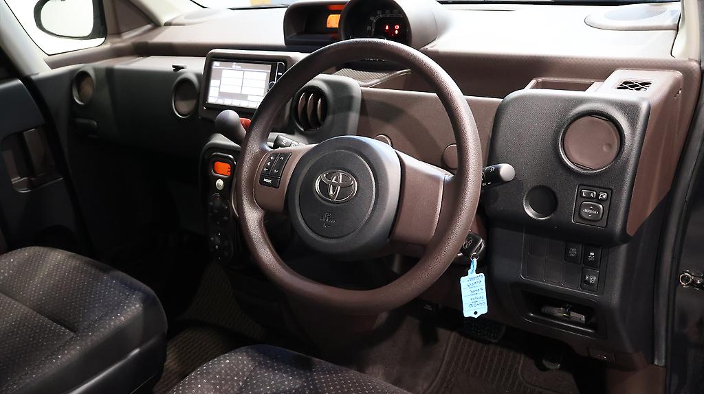 2013 Toyota Spade F Model image 343222