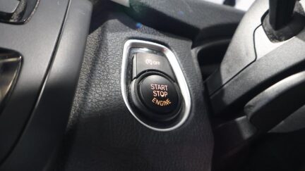 2012 BMW 320i Cruise Control + Reverse Camera image 345601