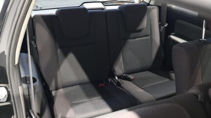 2005 Toyota Wish image 343755