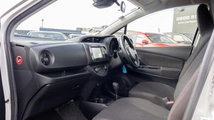 2017 Toyota Vitz Hybrid Traction control image 356869