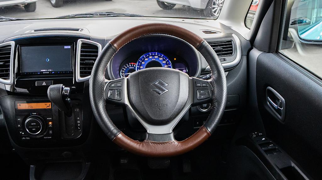 2015 Suzuki Solio Push Start , Dual power slide door image 345935