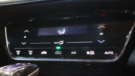 2014 Honda Vezel X Hybrid with Cruise Control, Smart Key and Reverse Camera image 345180
