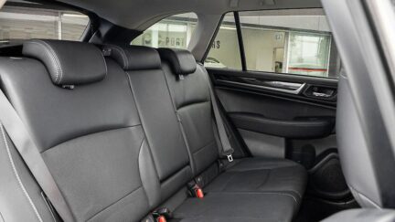 2015 Subaru Outback Limited AWD Leather package image 341593