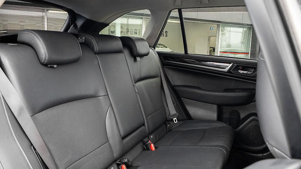 2015 Subaru Outback Limited AWD Leather package image 341593