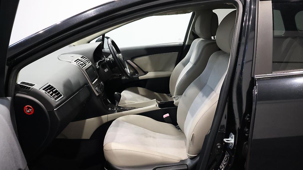 2012 Toyota Avensis Wagon Li image 341087