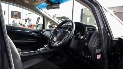 2019 Honda Shuttle Hybrid Z Half leather trim image 342281