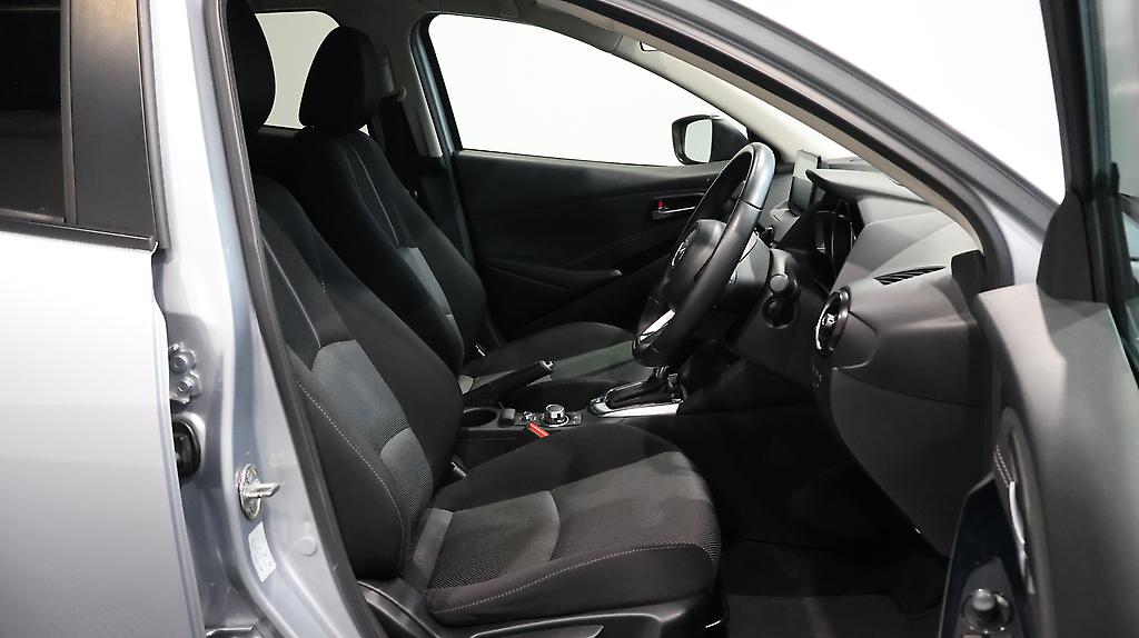 2016 Mazda Demio 13S Touring image 343028