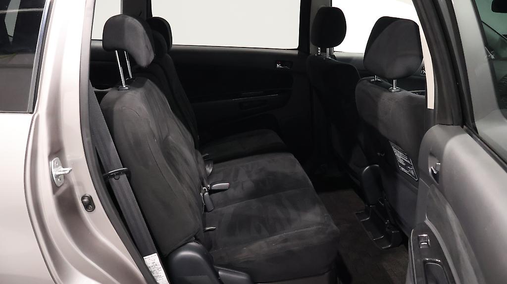 2007 Toyota Wish 7 Seater image 344112