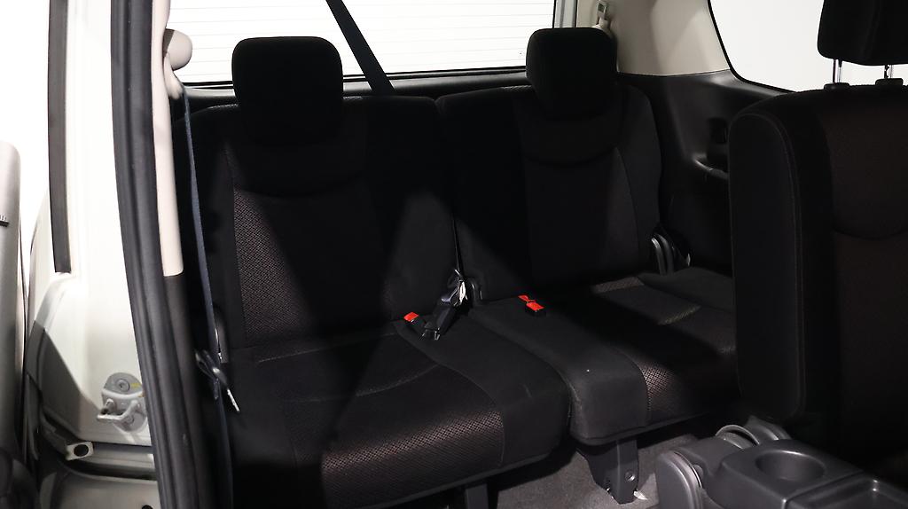 2013 Nissan Serena Highway Star S Hybrid image 341110