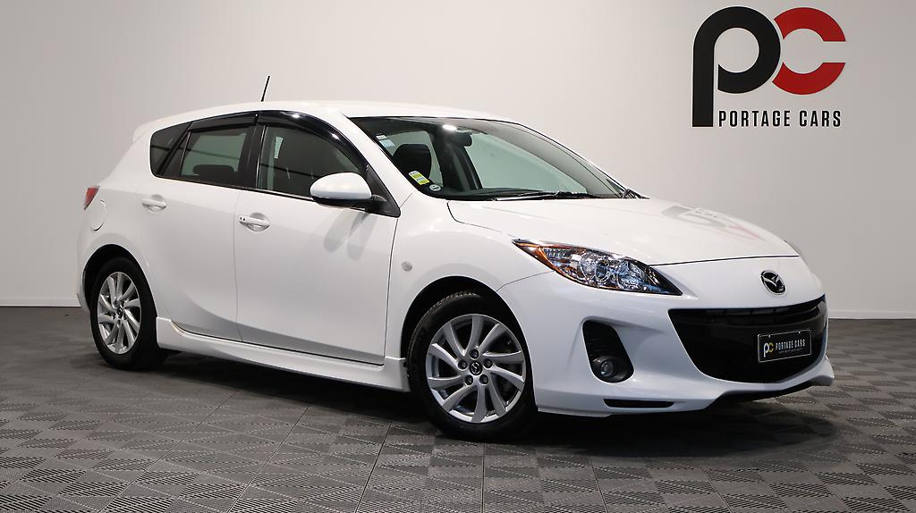 2012 Mazda Axela Sports 15S Super Low KMs image 340679