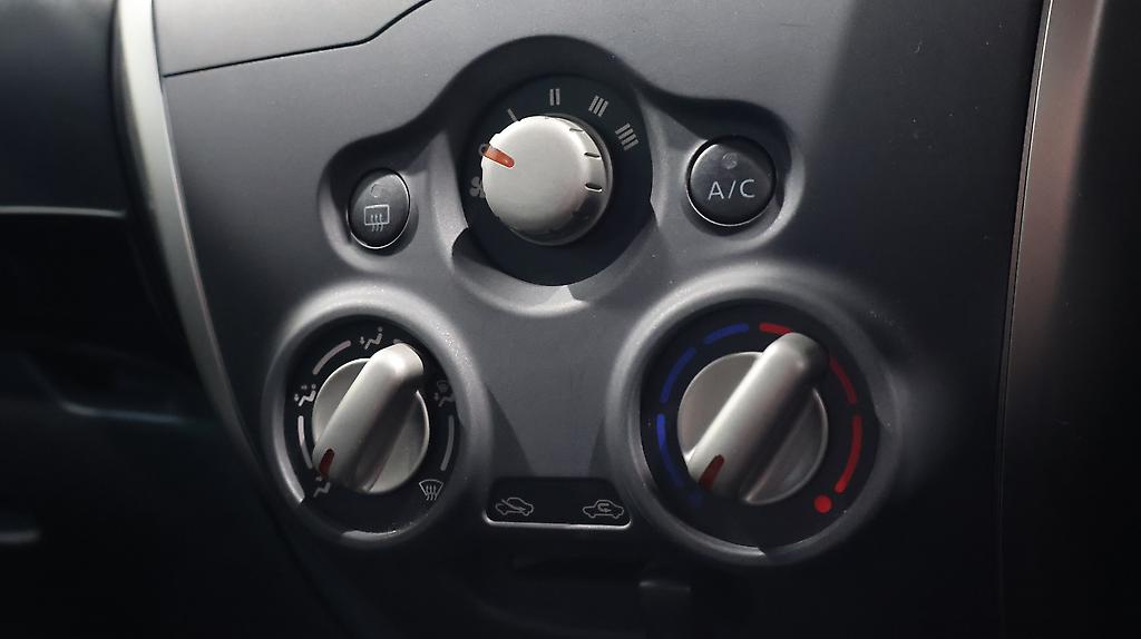2014 Nissan Note X Emergency Brake Package image 344829