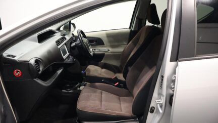 2013 Toyota Aqua G Model with Alloys image 341389