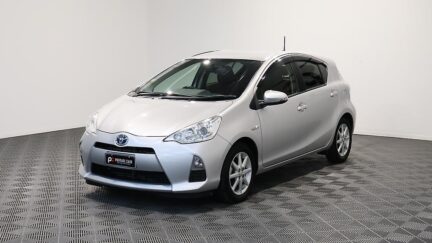 2013 Toyota Aqua G Model + Reverse Camera image 345056