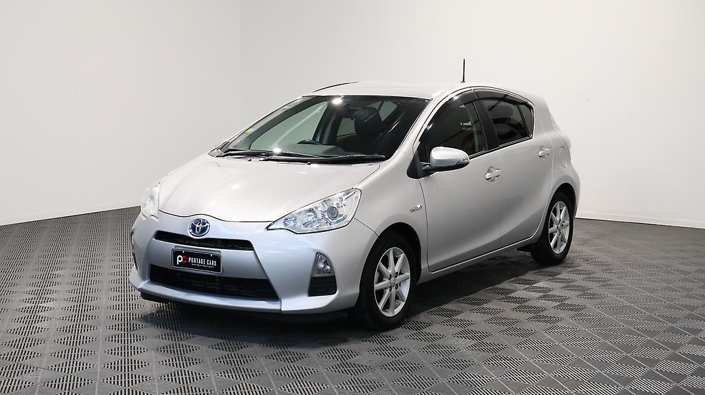 2013 Toyota Aqua G Model + Reverse Camera image 345056