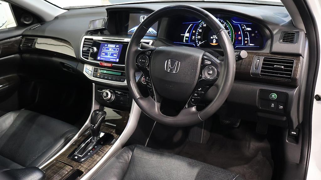 2013 Honda Accord Hybrid LX Leather Package image 340849
