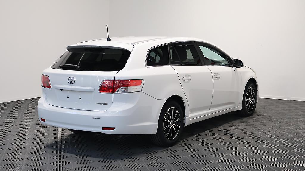 2012 Toyota Avensis Xi + Alloy Wheels image 340955